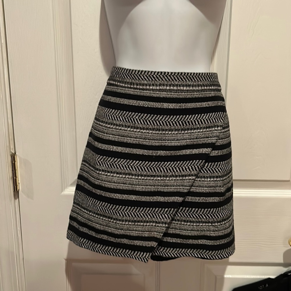 J.Crew - Black & White Stripe  - tweed like - faux wrap - Mini Skirt - size 6
